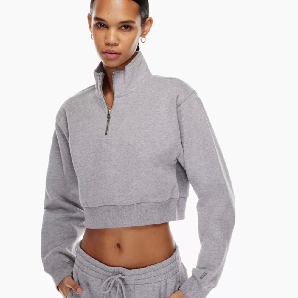 Aritzia TNA Cozy Fleece Perfect ¼ Zip Sweatshirt Cropped grey size medium